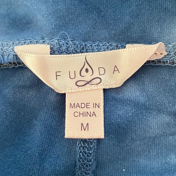 Fuda Tie-Dye Capri Athletic Leggings in Blue/White - Size M - Picture 7 of 9